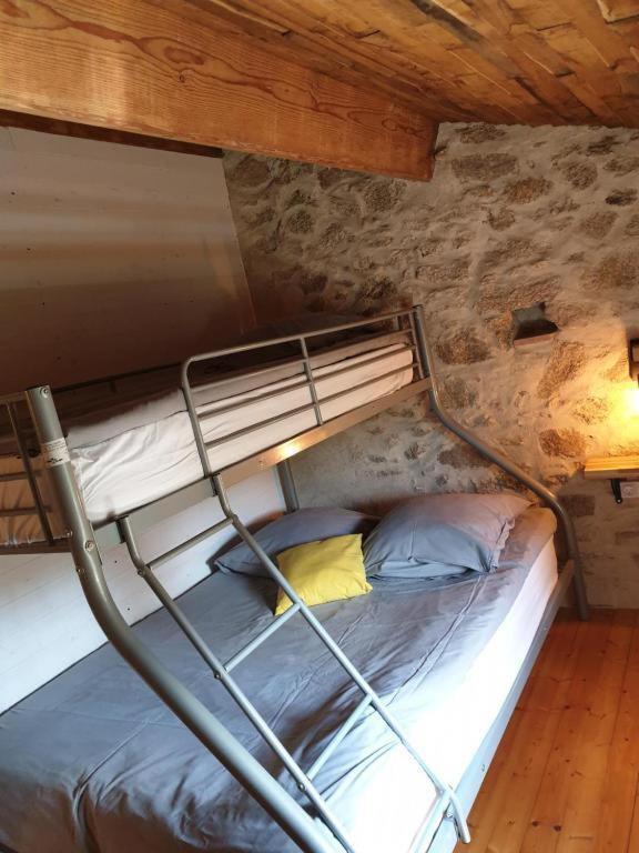 Gite Les Pieds Dans L'Eau 10 Min Du Puy Du Fo Treize-Vents Exterior foto